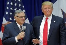 Trump indulta al sheriff Joe Arpio antes de ser condenado por perseguir inmigrantes