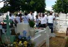 Cementerio General de Managua se llena de visitas este Día de los Fieles Difuntos