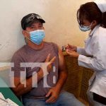 Trabajadores de salud reciben vacuna contra el COVID-19 en León nicaragua, leon, vacuna, trabajadores, salud,