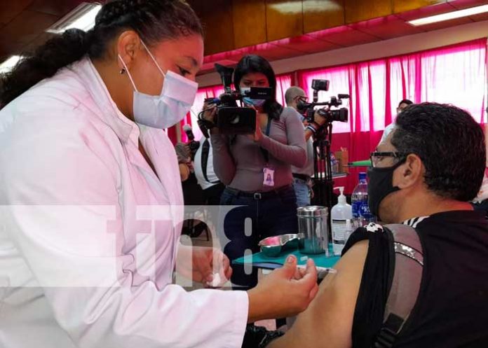 nicaragua, dosis, vacuna, managua, hospital bertha calderon,