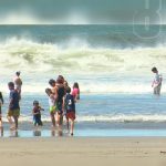 Veraneantes abarrotan las playas de Pochomil y Masachapa