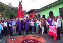 Boaco: Feligreses participan en el último viacrucis de semana santa