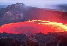 Captan impactantes imágenes de los ríos de lava del volcán Kilauea (VIDEO)