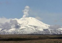 Cenizas lanzadas por volcán afectan turismo en Valle de Colca de Perú