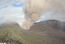 Volcán Turrialba registra una erupción que supera los 1.000 metros de altura