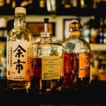 Añadir un poco de agua al whiskey mejora su aroma y sabor, según la ciencia