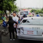 Managua: Motociclista se estrella en la parte trasera de un taxi