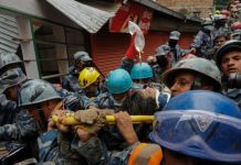 En Fotos: Joven sobrevive 5 días bajo escombros en Nepal