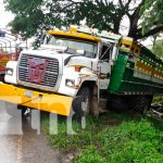 Fuerte Lluvia provoca accidente de tránsito en el que se vio involucrado un camión nicaragua, juigalpa, sucesos, accidente de transito,