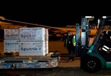 Argentina recibe otras 818.150 dosis de vacuna rusa Sputnik V