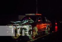 Hombre fallece tras impactar contra camioneta en la carretera de Nindirí