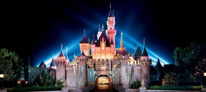 1-disneyland_castle-e1432705696644