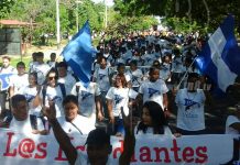 Juventud protagoniza caminata ¡Qué Vivan los Estudiantes!