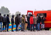 Rescatan a 20 migrantes a punto de naufragar en el Canal de la Mancha