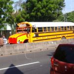 Buseros desatan múltiple accidente frente a Las Piedrecitas multiple colision