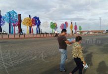 Familias y comerciantes se preparan para celebrar el 19 de Julio