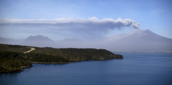 2015-04-30T164403Z_1007930001_LYNXMPEB3T0W1_RTROPTP_4_PORTADA-CHILE-VOLCAN-1-e1432057066565