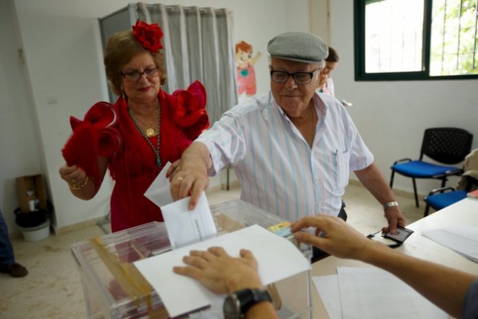 2015-05-24T155934Z_1007940001_LYNXMPEB4N0AJ_RTROPTP_4_INTERNACIONAL-ELECCIONES-ESPANA-e1432571595397