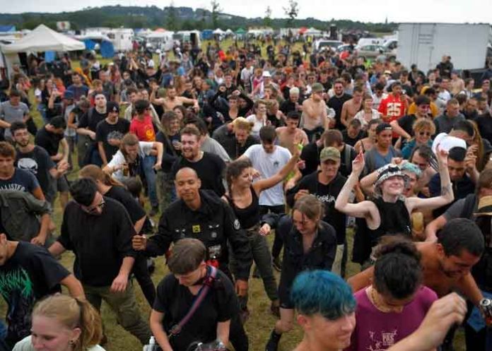 francia, heridos, fiesta clandestina, policia, disturbios