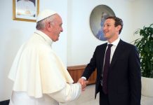 Mark Zuckerberg regala al Papa Francisco un dron