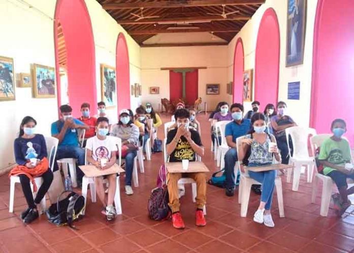 nicaragua, taller de dibujo, participantes, pintando el mombacho, objetivo