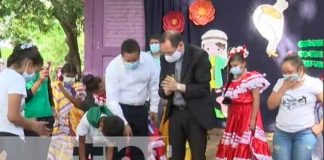 Nicaragua, Managua, Mined, siembra de árboles de la amistad, colegios