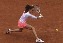 Radwanska y Halep caen en Francia en otro día de lluvia