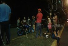 Choque entre motociclistas deja a pareja grave