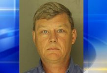 Ex ejecutivo de American Airlines acusado de abuso sexual