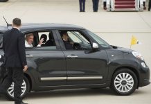 Subastarán auto papal en Nueva York