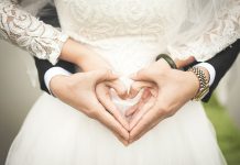 Padre de novia estalla dos granadas durante la boda