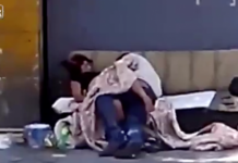 En video: Degenerado tiene sexo con mujer inconsciente en plena vía publica