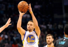 Un triple-doble de Curry guía a Warriors sobre Kings