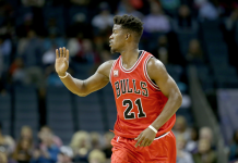 Butler anota 32 y Bulls doblegan a Bucks