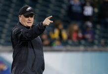 49ers contratan a Chip Kelly como entrenador