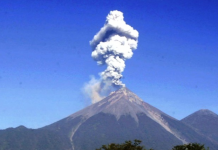 Volcán de Fuego en Guatemala vuelve a registrar fase eruptiva