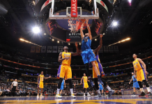 Mavericks y Trail Blazers superan a sus rivales