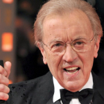 Muere entrevistador británico David Frost