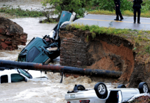 Inundaciones en EE.UU deja 5 muertos y más de 500 desaparecidos