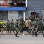 Rescatan a rehenes en centro comercial de Kenia