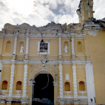 Menor de edad muere al colapsar iglesia en México