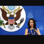 EE.UU. expulsa a tres diplomáticos venezolanos