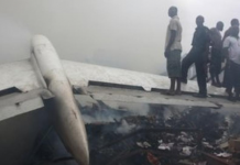 Un avión de pasajeros se estrella durante el aterrizaje en Nigeria