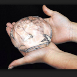 Escándalo de prótesis mamarias adulteradas vuelve a resurgir en Francia