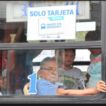 Población sigue adaptándose a pago con tarjetas TUC