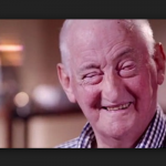 Permaneció ciego 16 años y gracias a un diente recupera la vista