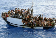 Italia: Un barco con al menos 200 migrantes a bordo naufraga en Sicilia
