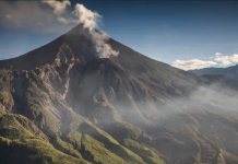 Amenaza la aviación dos volcanes en el Oriente Lejano ruso