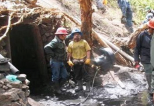 20 mineros están sepultados en una mina artesanal de oro