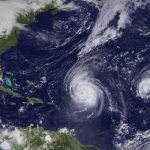 Huracán Raymond pierde fuerza pero se mantiene estacionario en México